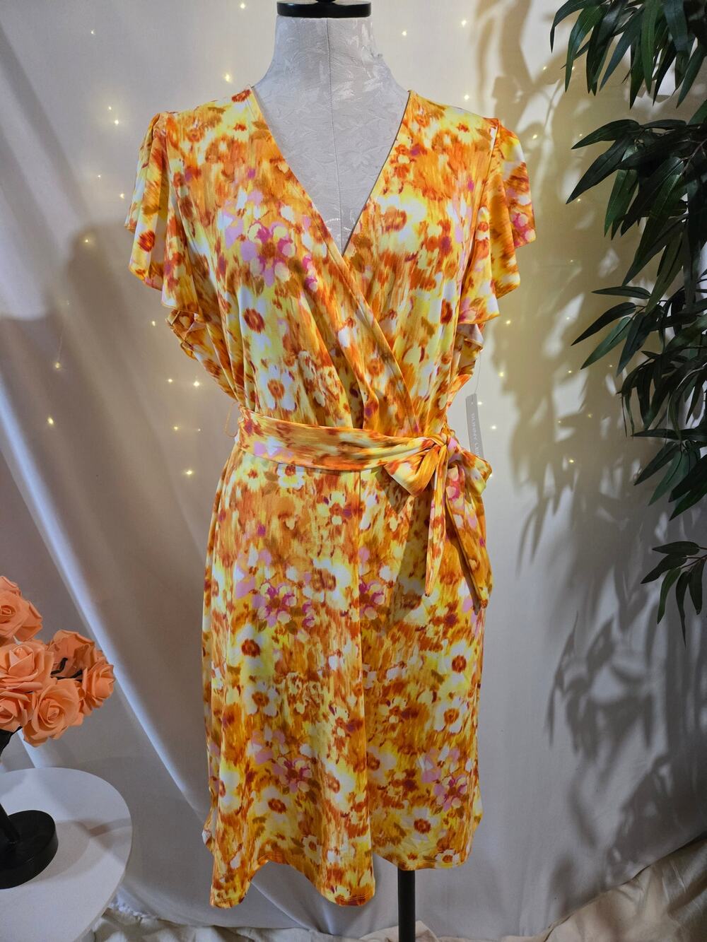 Sunny Leigh NWT Womens Tegan Faux Wrap Tie Waist Flutter Sleeve Dress L Floral